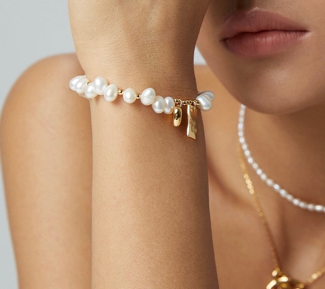 Good Luck | pearl bracelet with heart