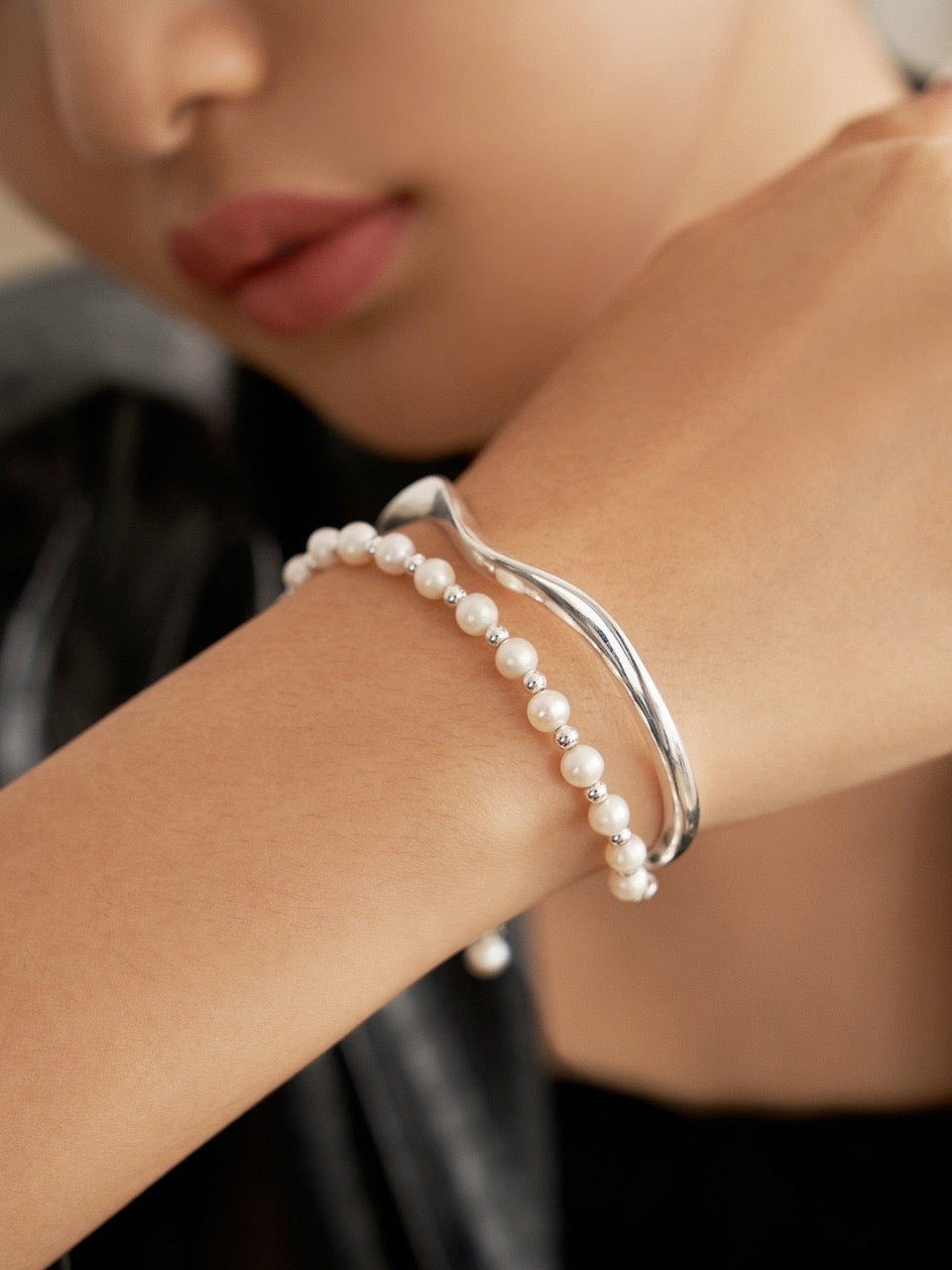 Mobius ring pearl bracelet