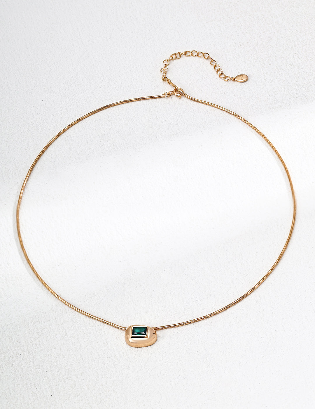 Accent simple stone necklace