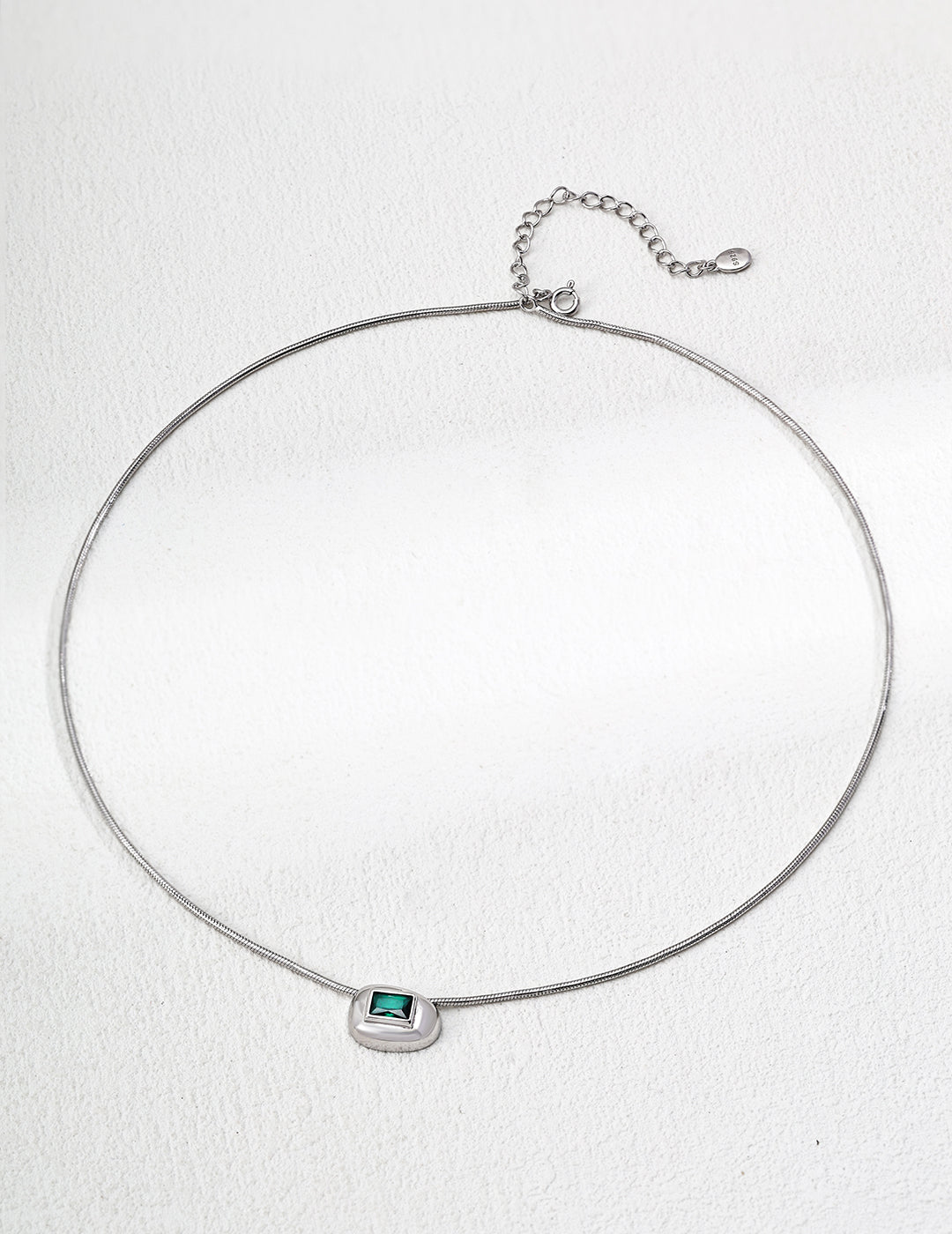 Accent simple stone necklace